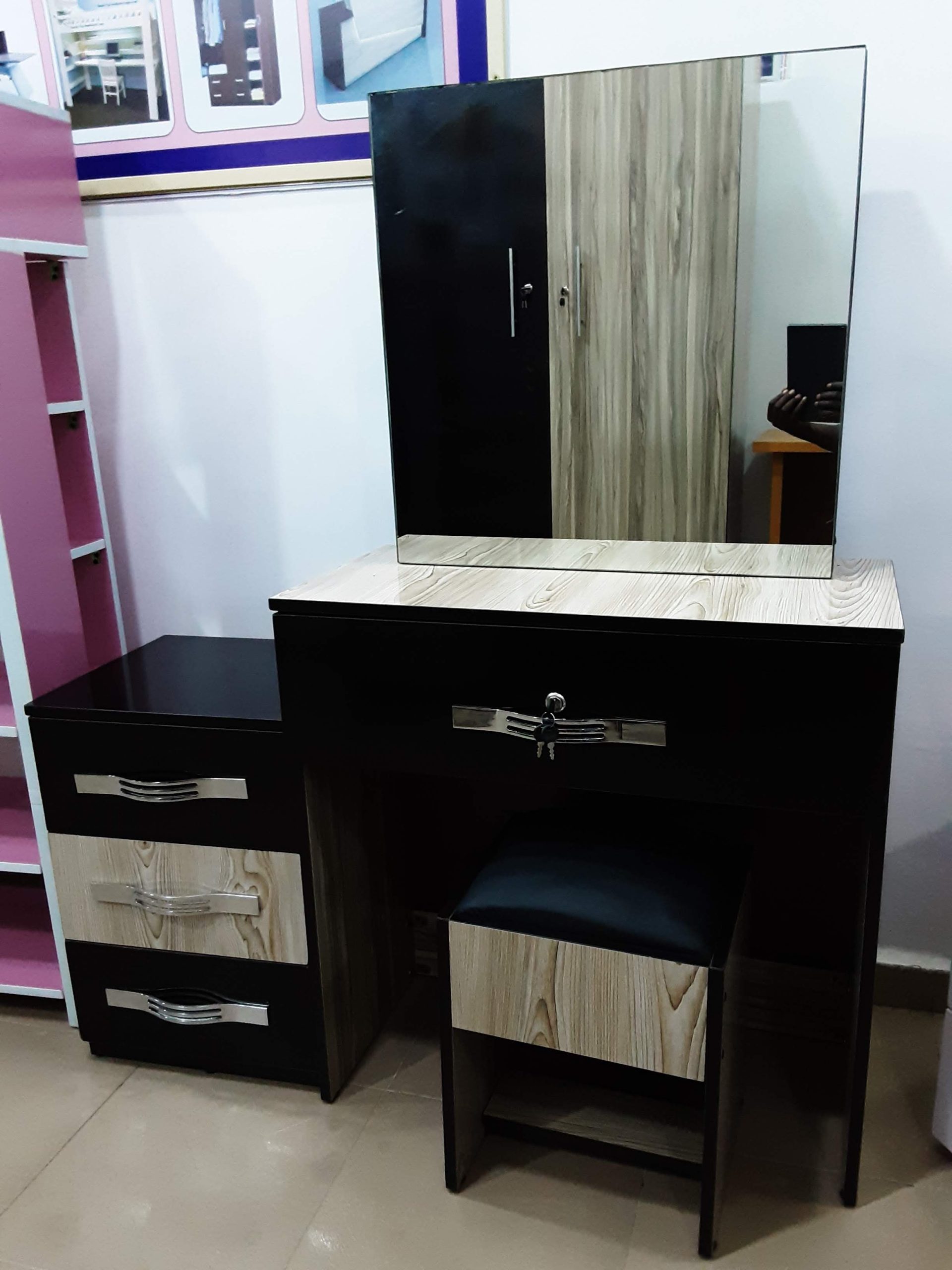 Walk-In Wardrobe Station